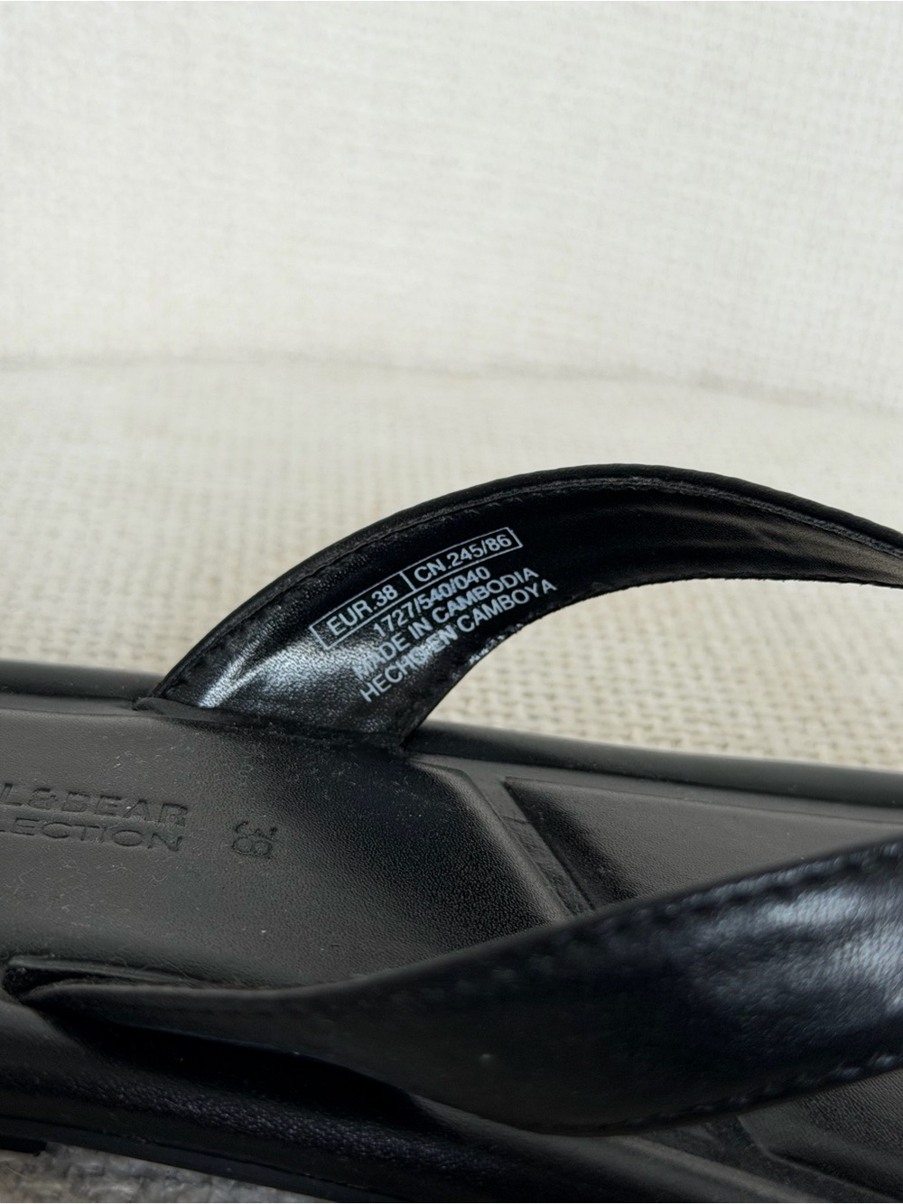 Pull&Bear Black Women's Thong Sandals - Picture 5 of 6